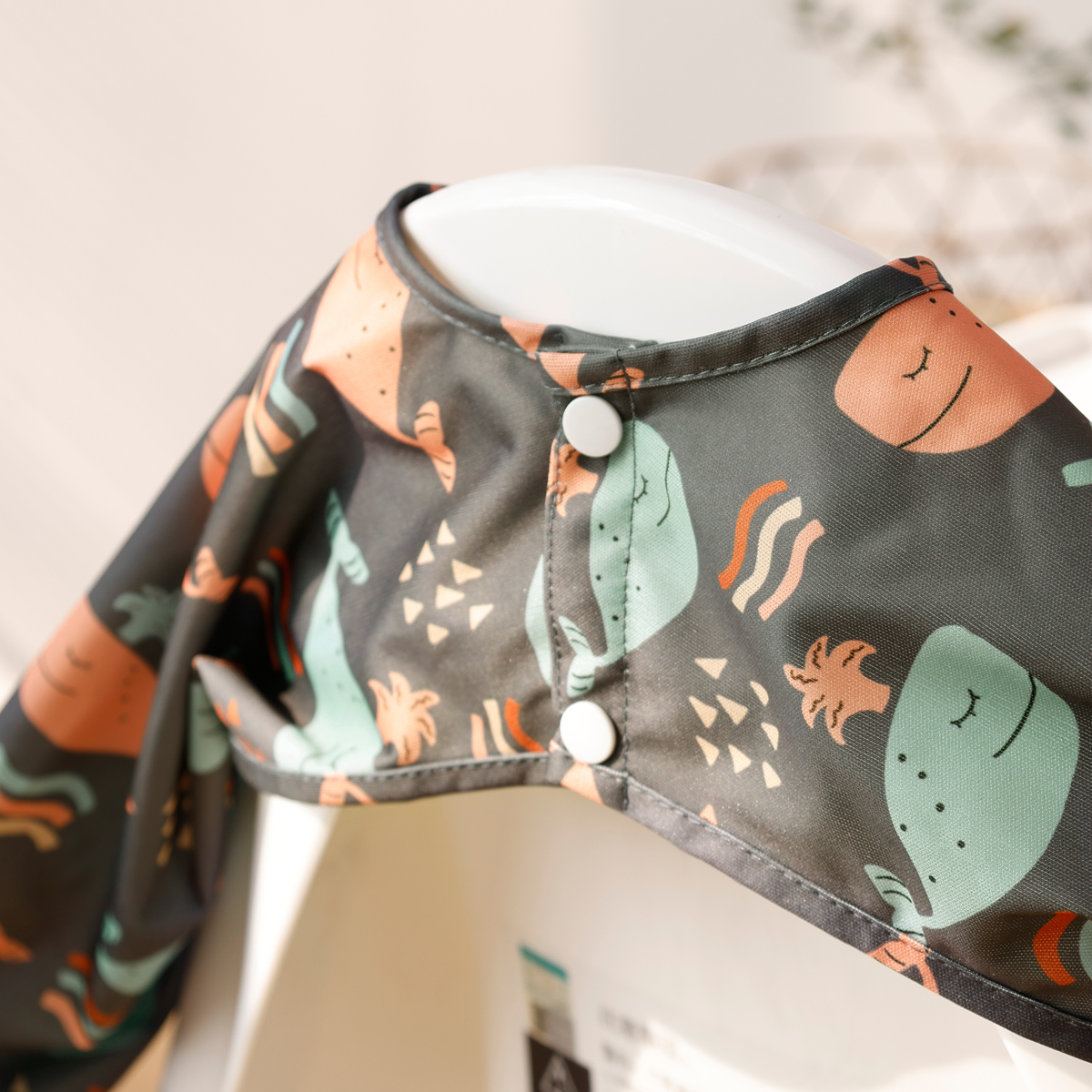 HappyFlute New One Piece Table - Bib Long Sleeve のレビューと価格