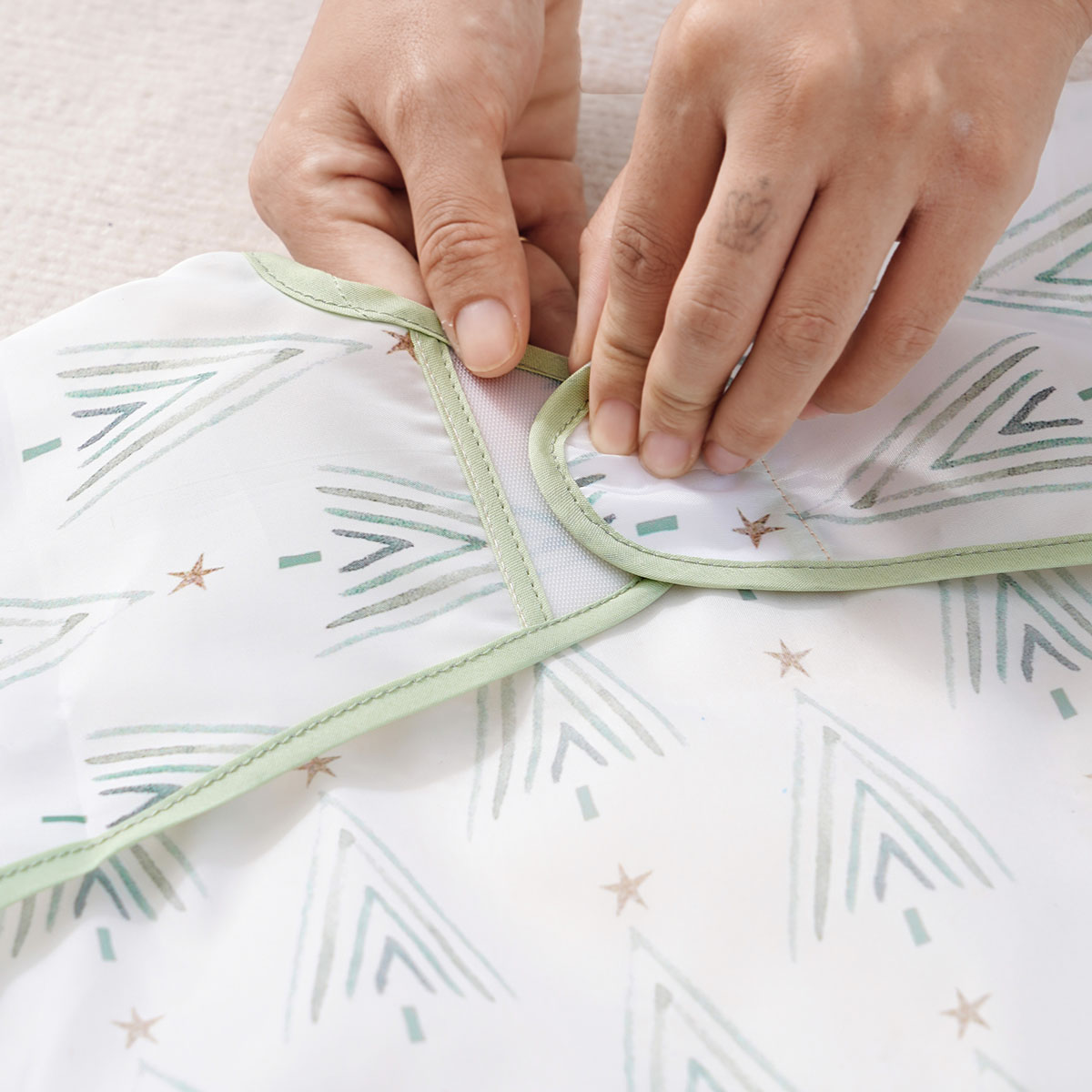 Long-Sleeve Baby Bib Machine W - Bib Long Sleeve のレビューと価格